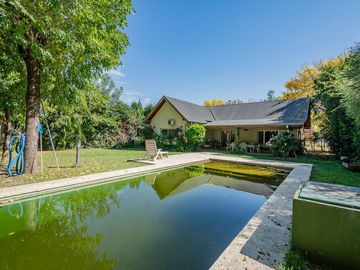 Venta Casa 4 amb Pileta  Barrio La Arboleda Garin