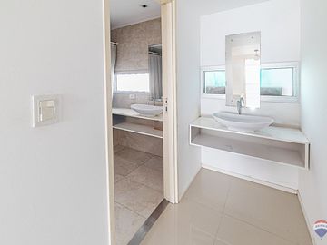 VENTA 2 AMBIENTES EN DUPLEX SAN ISIDRO
