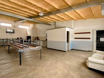 VENTA DEPOSITO CON OFICINAS QUINCHO 730 M2 PUERTO