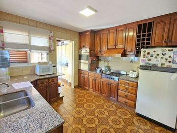 CASA CHALET 4 AMB + 2 AMB EN VENTA EL PALOMAR