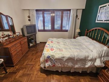 CASA CHALET 4 AMB + 2 AMB EN VENTA EL PALOMAR