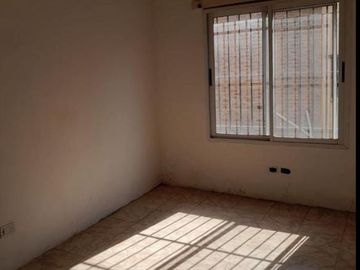 VENTA CASA 4 AMB C GARAGE PARRILLA LOS TILOS GARIN