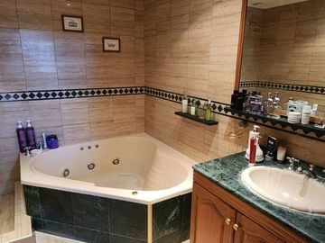Venta PH 4 ambientes, pileta, jardín, Hurlingham