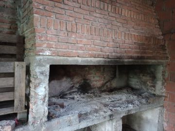 Casa dos plantas con terreno en venta, Claypole