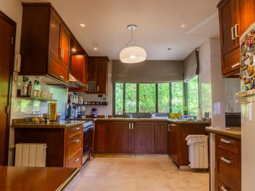 EXCELENTE CASA EN VENTA EN BARRIO RINCON DE CHACRAS