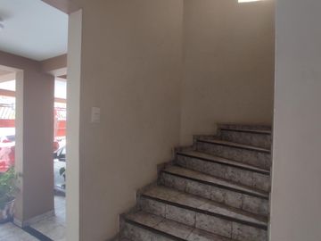 Alquilo dpto. con finos acabados, 02 cocheras, Amplia terraza en La Molina