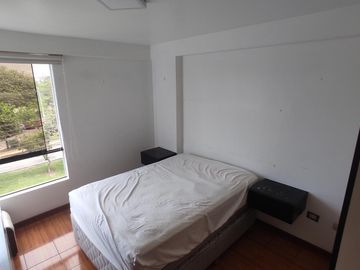 Alquilo dpto. con finos acabados, 02 cocheras, Amplia terraza en La Molina