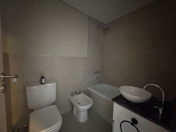 VENTA MONOAMBIENTE AMPLIO A ESTRENAR CENTRO NQN