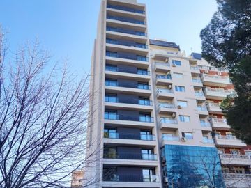 VENTA MONOAMBIENTE AMPLIO A ESTRENAR CENTRO NQN