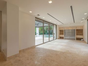VENTA casa moderna a estrenar  Highland Park Pilar