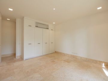VENTA casa moderna a estrenar  Highland Park Pilar
