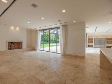 VENTA casa moderna a estrenar  Highland Park Pilar