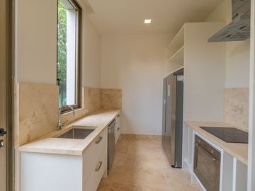 VENTA casa moderna a estrenar  Highland Park Pilar