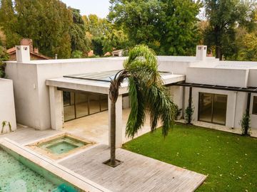 VENTA casa moderna a estrenar  Highland Park Pilar