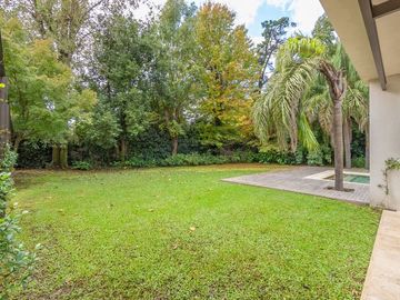 VENTA casa moderna a estrenar  Highland Park Pilar