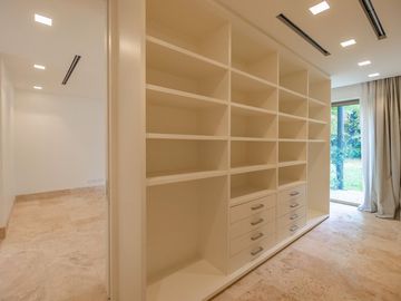 VENTA casa moderna a estrenar  Highland Park Pilar