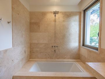 VENTA casa moderna a estrenar  Highland Park Pilar