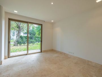 VENTA casa moderna a estrenar  Highland Park Pilar