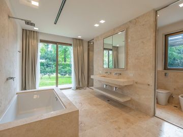 VENTA casa moderna a estrenar  Highland Park Pilar