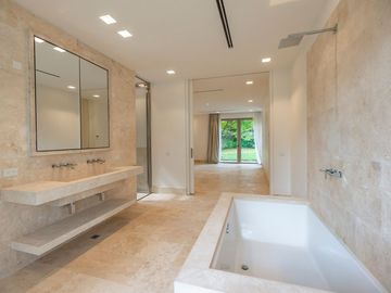 VENTA casa moderna a estrenar  Highland Park Pilar
