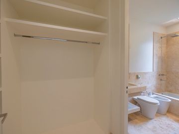 VENTA casa moderna a estrenar  Highland Park Pilar