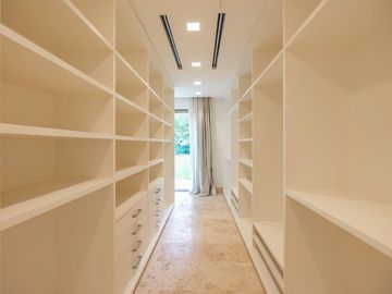 VENTA casa moderna a estrenar  Highland Park Pilar