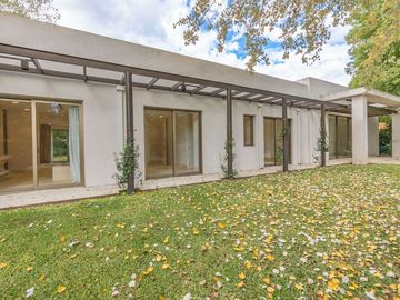 VENTA casa moderna a estrenar  Highland Park Pilar