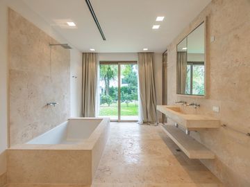 VENTA casa moderna a estrenar  Highland Park Pilar