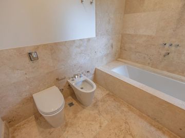 VENTA casa moderna a estrenar  Highland Park Pilar