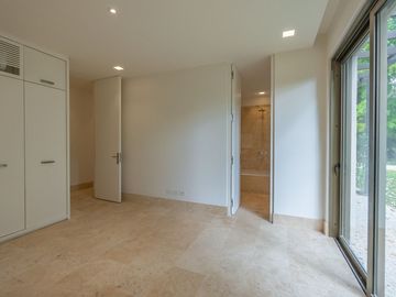 VENTA casa moderna a estrenar  Highland Park Pilar