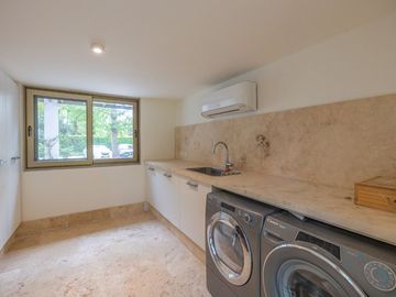 VENTA casa moderna a estrenar  Highland Park Pilar