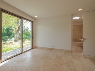 VENTA casa moderna a estrenar  Highland Park Pilar