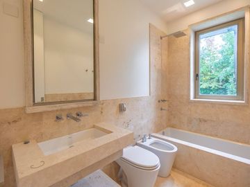 VENTA casa moderna a estrenar  Highland Park Pilar