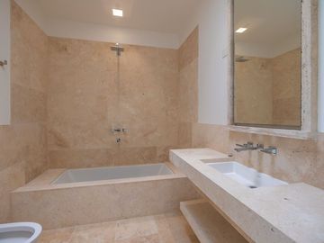VENTA casa moderna a estrenar  Highland Park Pilar