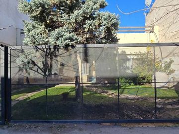 VENDE CASA 4 DORMITORIOS, ALBERDI 823, NEUQUEN