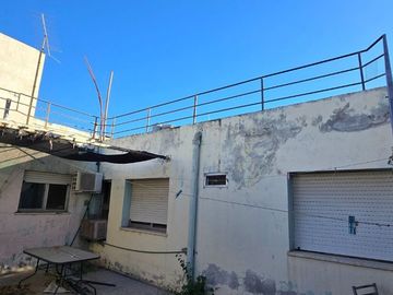 VENDE CASA 4 DORMITORIOS, ALBERDI 823, NEUQUEN