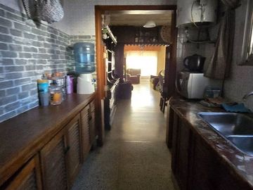 VENDE CASA 4 DORMITORIOS, ALBERDI 823, NEUQUEN