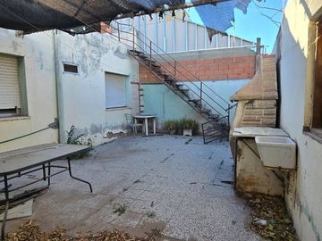 VENDE CASA 4 DORMITORIOS, ALBERDI 823, NEUQUEN