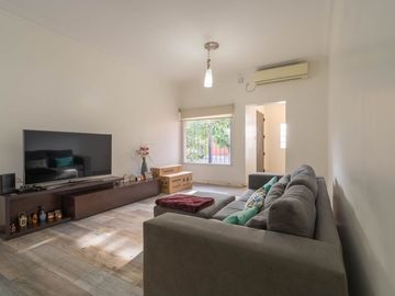 CASA RAMOS MEJIA JARDIN PILETA QUINCHO COCHERA