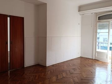 VENTA 3 AMBIENTES CON BALCON CABALLITO
