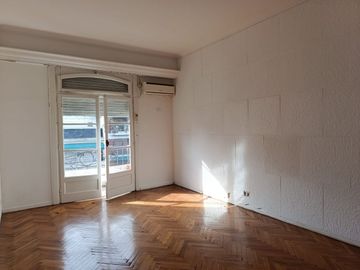 VENTA 3 AMBIENTES CON BALCON CABALLITO