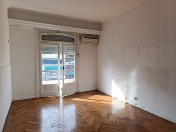 VENTA 3 AMBIENTES CON BALCON CABALLITO
