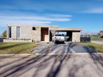 Casa en Venta en B° Privado Entre Vides, Tupungato