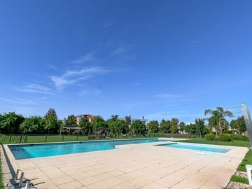Venta Casa 6 ambientes con Pileta en Ayres Plaza
