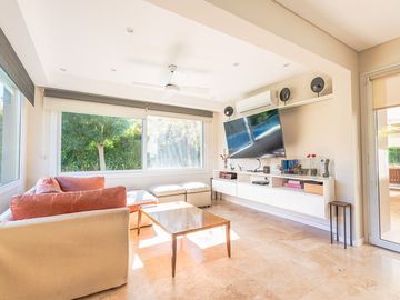 Venta Casa 6 ambientes con Pileta en Ayres Plaza