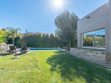Venta Casa 6 ambientes con Pileta en Ayres Plaza