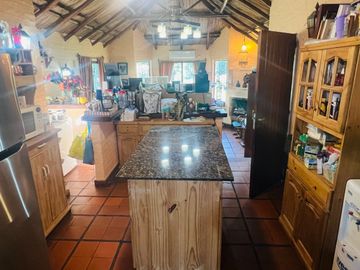 Venta Casa Del Viso con piscina jardín frutales.