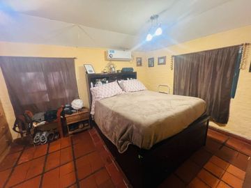 Venta Casa Del Viso con piscina jardín frutales.