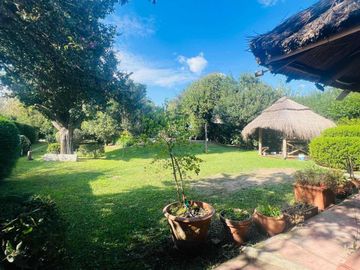Venta Casa Del Viso con piscina jardín frutales.