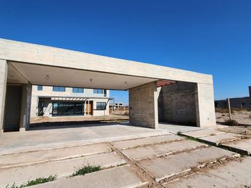 VENTA Casa 3 dormitorios en Lujan de Cuyo